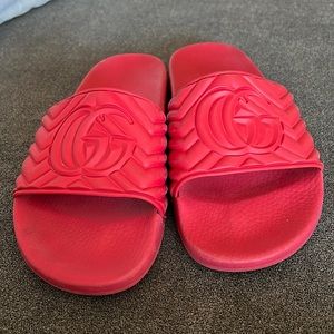 Men’s Gucci slides 9.5